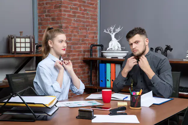 How Expert Opinions Shape the Perception of Matches